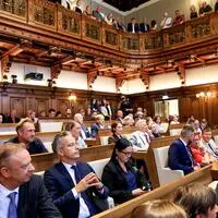 Mann, Frau? Alt, jung? Hackler oder Doktor? So spiegelt das Stadtparlament das Leben draußen im Rathaus wider