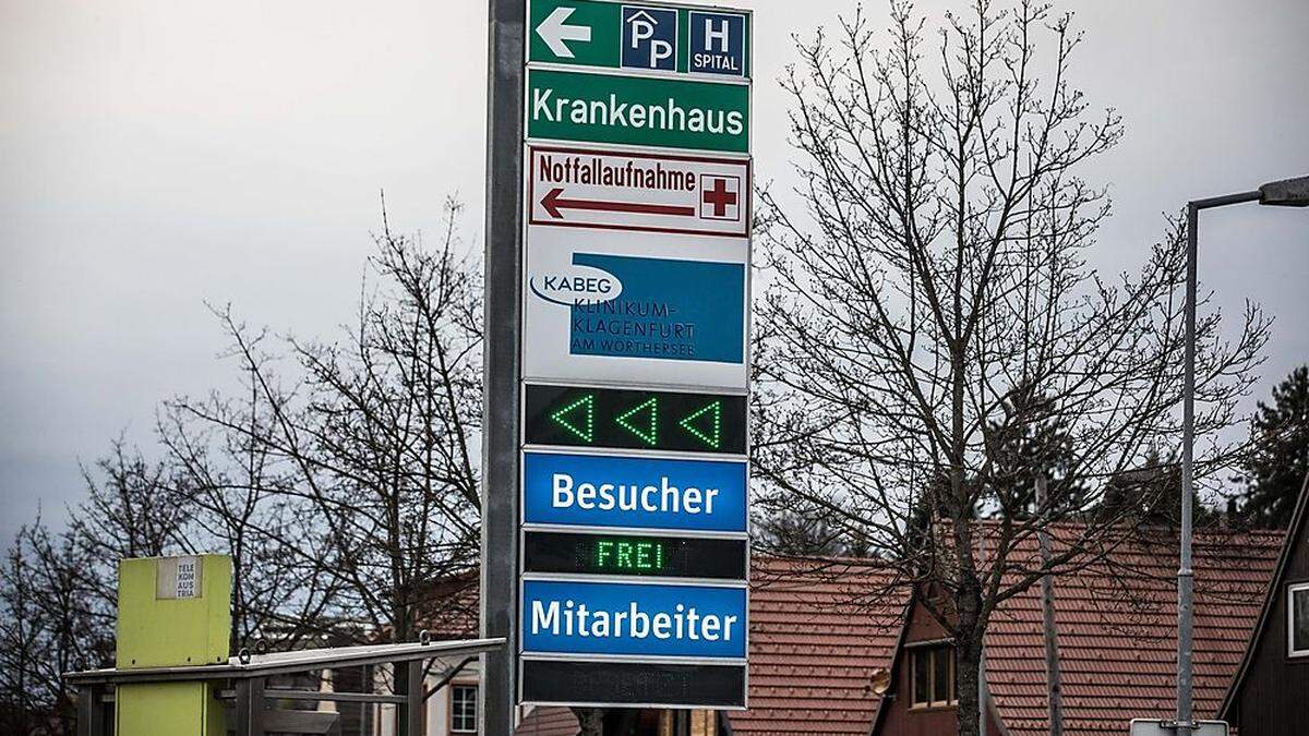 Die Verletzte wurde ins Klinikum gebracht 