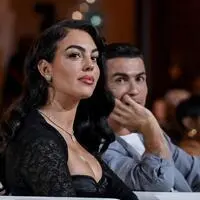 Cristiano Ronaldo mit seiner Frau Georgina Rodriguez