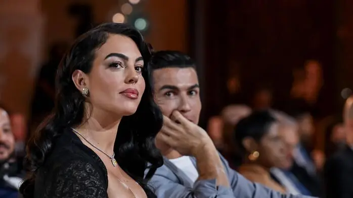 Cristiano Ronaldo mit seiner Frau Georgina Rodriguez