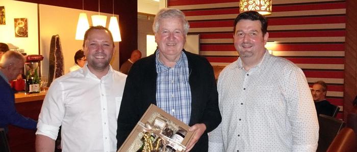 Gerhard Freigaßner (M.) mit Vizebürgermeister Markus Tafeit (l.) und Jürgen Fellisch 