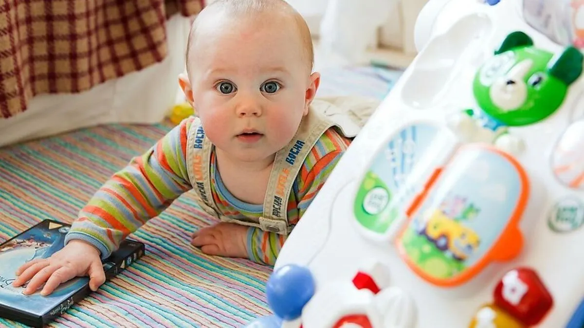 Die Gefahr des Verschluckens ist bei Babys und Kleinkindern besonders groß