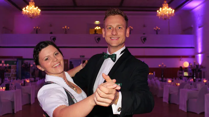 Traditionell am Vortag des Nationalfeiertages laden Pierre Gider und sein Team zu diesem gesellschaftlichen Ereignis ein und präsentieren eine Ballnacht mit zahlreichen Höhepunkten.