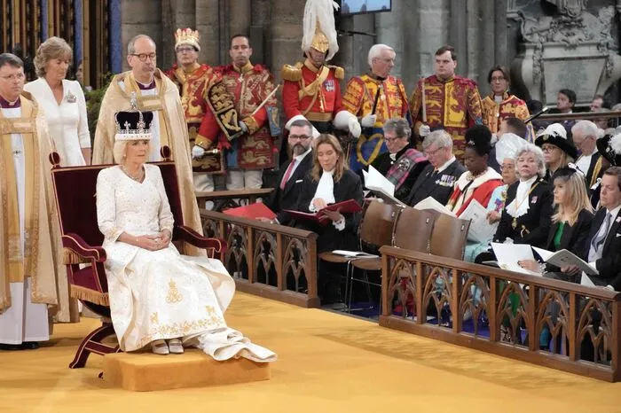 Seine Frau Camilla wurde zur Königin gekrönt. 