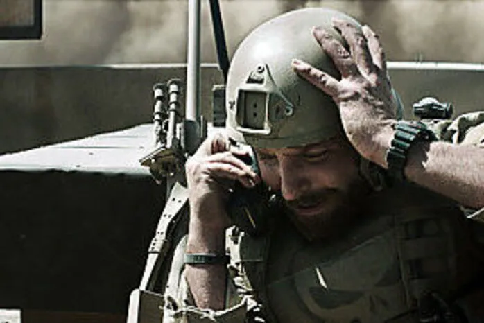 Frauenschwarm Bradley Cooper (im Bild mit "American Sniper") könnte ebenso über eine Statue strahlen wie Hollywood-Urgestein Michael Keaton ("Birdman").