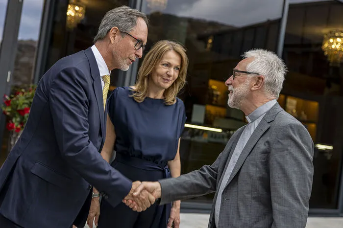 IV-Präsident Timo Springer, IV-Geschäftsführerin Claudia Mischensky und Bischof Josef Marketz