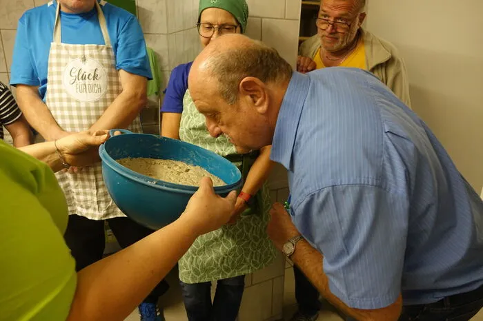 Sie erfuhren aber auch, wann ein Brot zum Einschießen in den Ofen bereit ist...