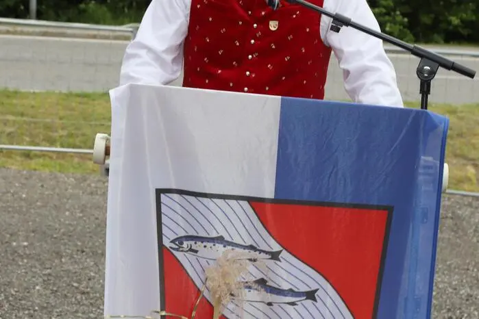 Grußworte gab es von Bürgermeister Gernot Prinz (am Foto), Bezirkshauptmann Bernhard Turni, Bezirksfeuerwehrkommandant Werner Puggl, Landtagsabgeordneter Daniel Müller (in Vertretung des Landeshauptmann) und des Landesfeuerwehrkommandant-Stvr. Friedrich Monai.