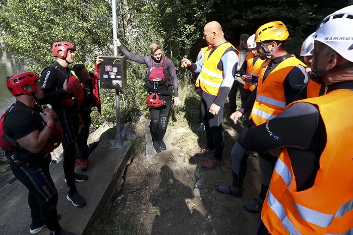 Die Berufsfeuerwehr Graz unterstützte die Ausbildung mit Booten.