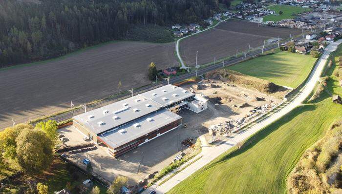 9,4 Millionen Euro fließen in das neue Lager- und Logistikzentrum in Hirt