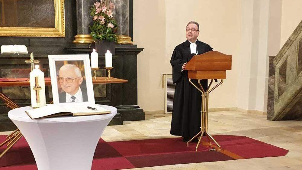 Bischof Michael Chalupka bei der Gedenkfeier am Sonntag in der Grazer Heilandskirche 