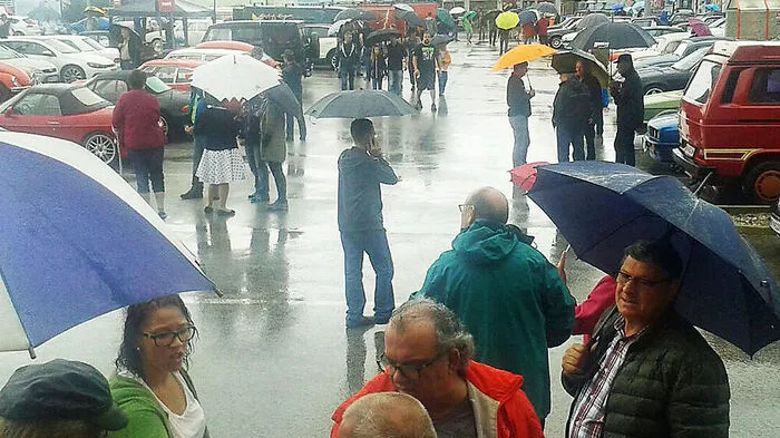 Der erste Versuch des Oldtimer-Treffens fiel dem Wetter zum Opfer, am Sonntag steigt es aber