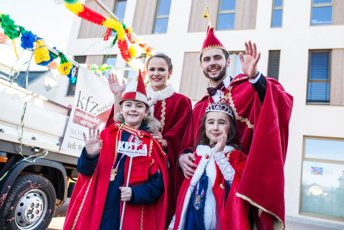 Den Tross führten das Faschingsprinzenpaar Romana Leopold und Patrick Gössler sowie das Kinderfaschingsprinzenpaar Tobias Holzer und Josephina Kaltenegger an