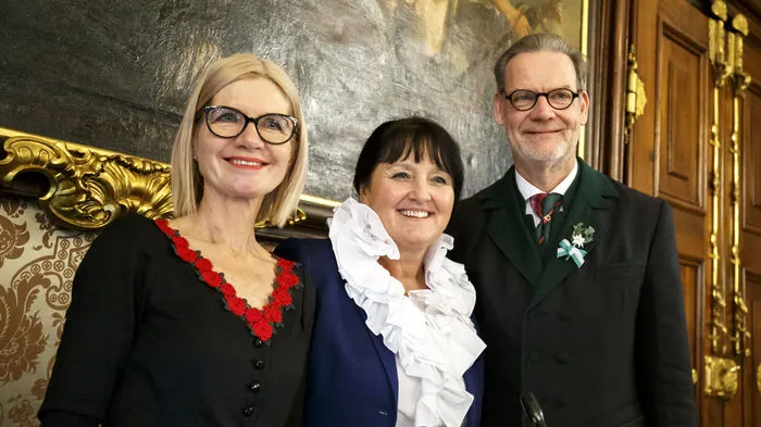 Die neue 1. Präsidentin, Manuela Khom (ÖVP), wurde allseits gelobt und einstimmig gewählt, ebenso die bisherige 1. Präsidentin, Gabriele Kolar (SPÖ), die aufgrund des Wahlergebnisses mit Khom "Plätze tauschte". Beim 3. Präsidenten, FPÖ-Budgetfachmann Gerald Deutschmann (als Nachfolger des in Pension gehenden Gerhard Kurzmann), spießte es sich dann aber: ...