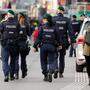 Polizeieinsatzkräfte im Rahmen eines Medientermins der Landespolizeidirektion Wien in Favoriten