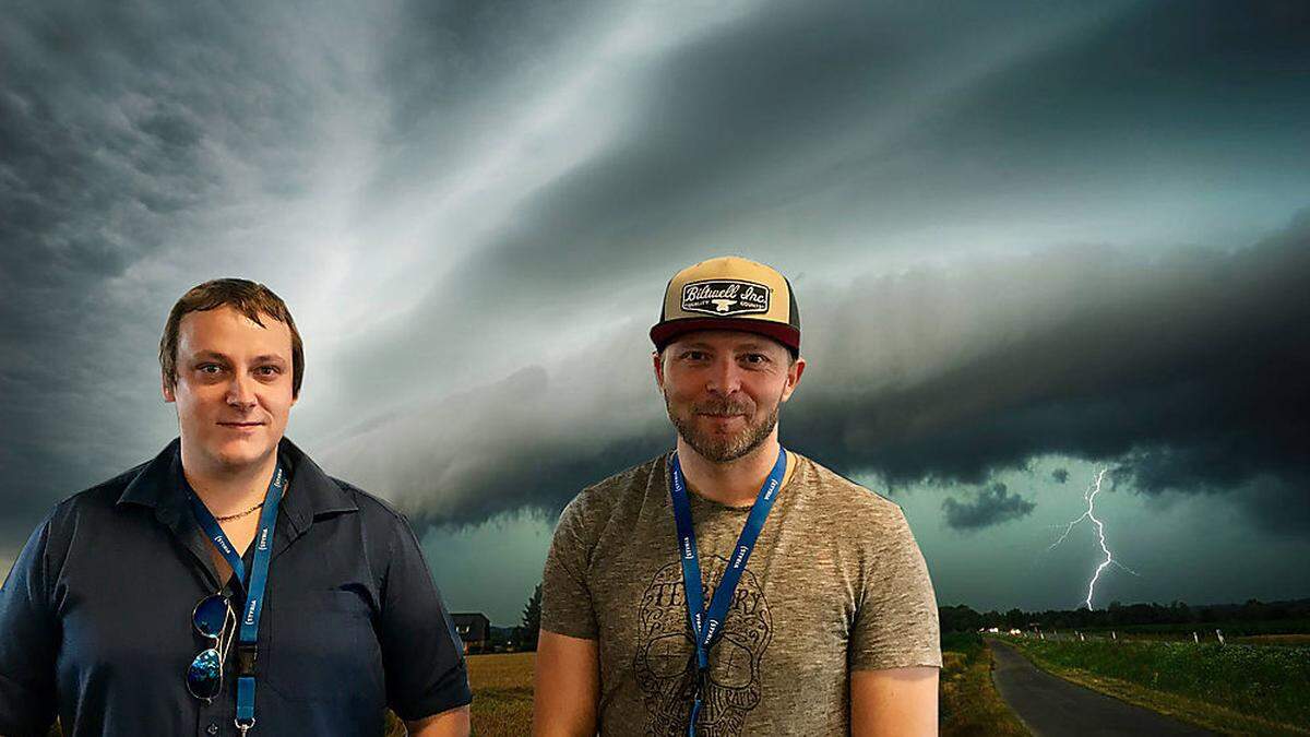 Patrick Reinprecht (links) gründete „Aktuelle Wetterwarnungen für Österreich“, Fotograf Clemens Humeniuk steuert Fotos und Warninfos bei