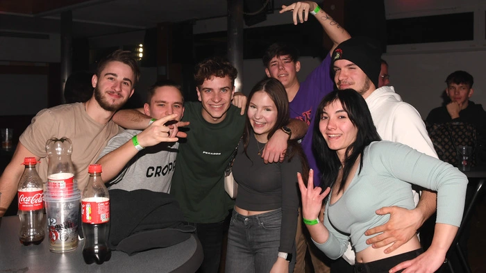 Viele Feierwütige kamen am Samstag nach Althofen. Der Grund war ein Konzert der Band „John Drip &amp; Friends“. Das Publikum wurde von der Stimmung mitgerissen.