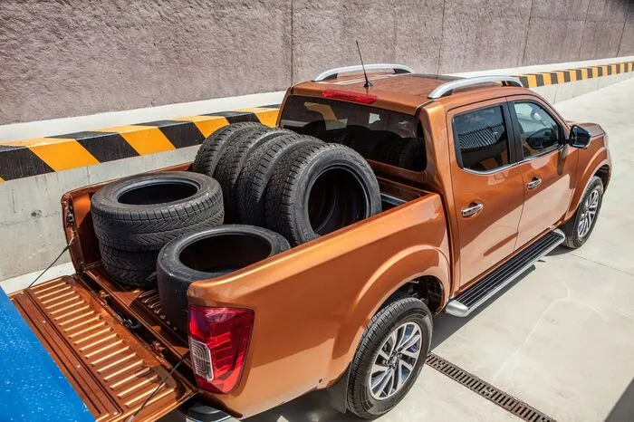 Das Herzstück bildet die 1,79 Meter lange Ladefläche. Gemeinsam mit einer maximalen Zuladung von 1136 Kilogramm sowie 3,5 Tonnen Anhängelast verwandelt sich der Pick-up in ein Arbeitstier.