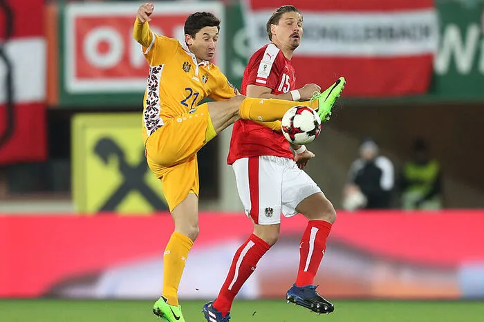 Sebastian Prödl: 3 Im Abwehrzentrum abgeklärt, aber nicht souverän. Im Spiel nach vorne gibt es noch viel Potenzial nach oben für den Watford-Profi. Etliche Pässe landeten im Niemandsland.