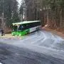 Ein Linienbus kam heute Morgen in Kleinsemmering (Gemeinde Gutenberg) von der Dorfstraße ab - niemand wurde verletzt. 