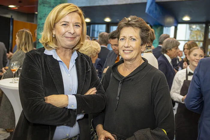 Bitte klicken Sie sich durch die Bilder.