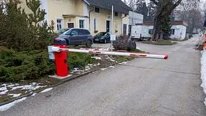 Die neue Schrankenanlage kann mittels Chipkarte genutzt werden