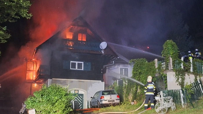 Der Kampf gegen die Flammen startete