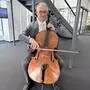 Heinz Moser, Direktor der Musik- und Kunstschule Leoben, übt seit eineinhalb Jahren für das Cellokonzert am 12. Mai