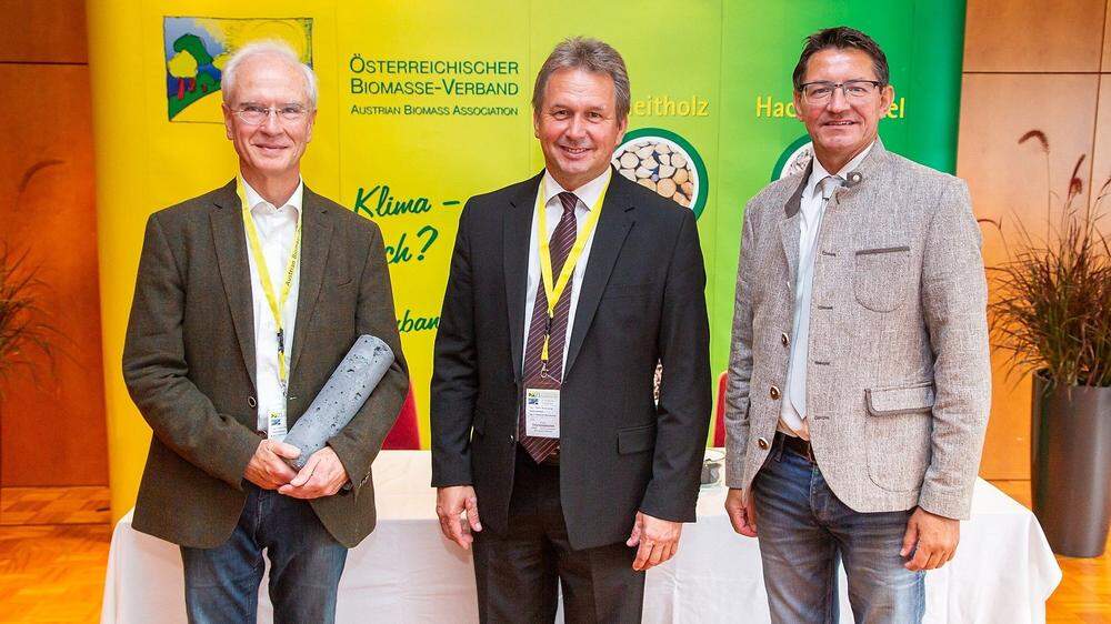 Gerhard Soja, Vorsitzender des Österreichischen Vereins für Biomasse-Karbonisierung, Franz Titschenbacher und der Kärntner Landwirtschaftskammerpräsident Siegfried Huber
