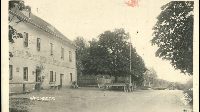 Gasthaus Schiller Im Zentrum Wernbergs serviert man aktuell in der Pizzeria „Wern Berg“ italienische Gerichte. Zuvor war es die Pizzeria „Don Puccio“. Und vor dieser versuchte sich auch ein Grieche. Und circa 100 Jahre früher entstand dort das Gasthaus Schiller.