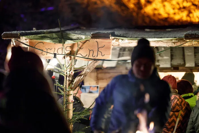 "Grias enk" hieß es viele Male: Hunderte Besucher machten sich auf den Weg in die Talbachklamm in Richtung Untertal.