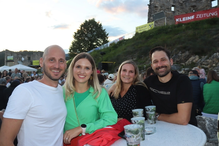 Der Griffner Schlossberg bot ein wundervolles Ambiente für diesen unterhaltsamen Abend.