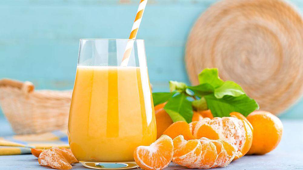 Clementinen, Mandarinen, Mayerzitronen - für diesen Drink eignen sich eine Reihe von Zitrusfrüchten