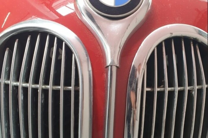 ... sind andere von der edlen Sorte - wie dieser BMW Super 8.