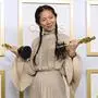 Zweifache Oscarpreisträgerin und Abräumerin der Nacht: Filmemacherin Chloé Zhao