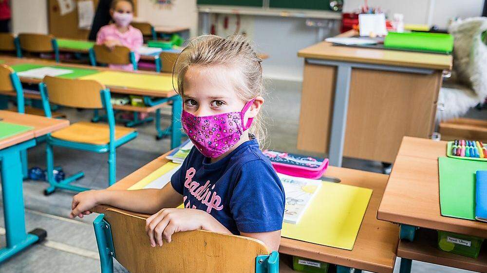 Für VS-Schülerinnen und Schüler ist der Mund-Nasen-Schutz auf dem Sitzplatz kein Muss mehr
