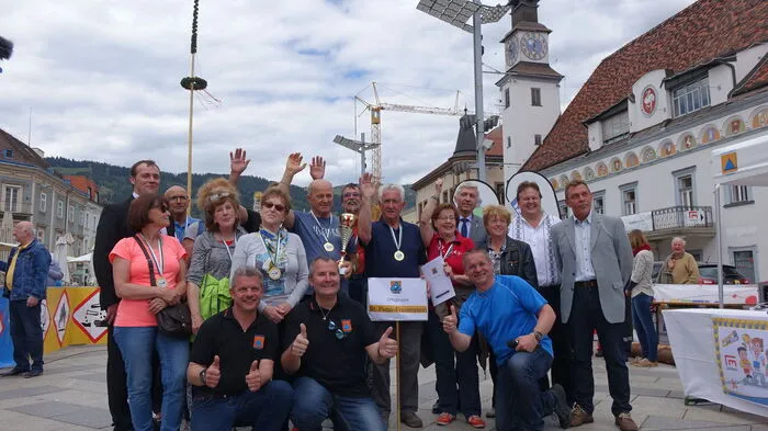 Bei der Sicherheitsolympiade des Steirischen Zivilschutzverbandes auf dem Leobener Hautplatz bewiesen 108 Seniorinnen und Senioren ihr Können und Wissen im Sicherheitsbereich. Sieger wurden das Seniorenteam aus St. Peter-Freienstein.