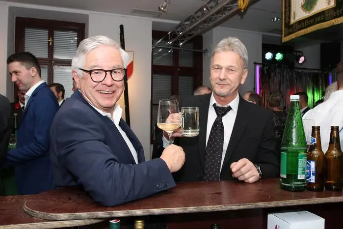 Klicken Sie sich durch weitere Bilder.