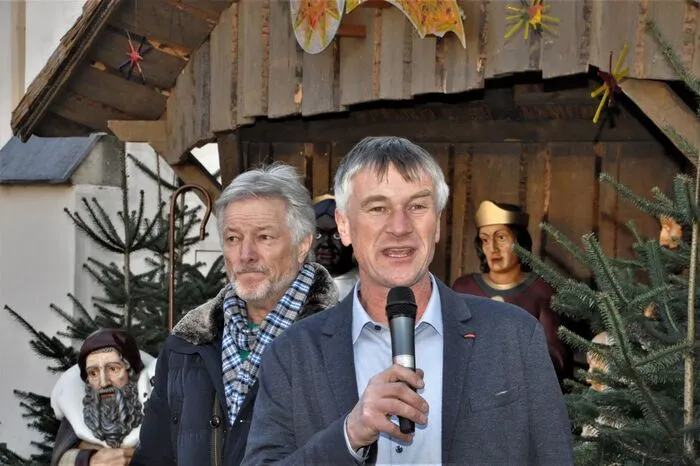 Pastoralassistent Martin Rapp sprach besinnliche Worte. Auch eine Weihnachtsgeschichte wurde vorgelesen.