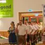 Die Tänzerinnen und Tänzer beim Einmarsch