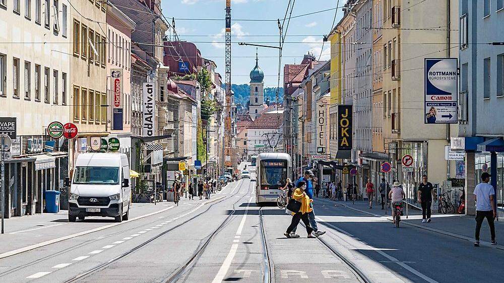 Wien lässt grüßen: Die Annenstraße wäre eine Grazer Meile, die mit Landstraßer hauptstraße oder Mariahilfer Straße mithalten könnte.