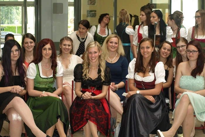 Bei der Maturafeier schwelgten die nunmehrigen Absolventen und ihre Lehrer in Erinnerungen.