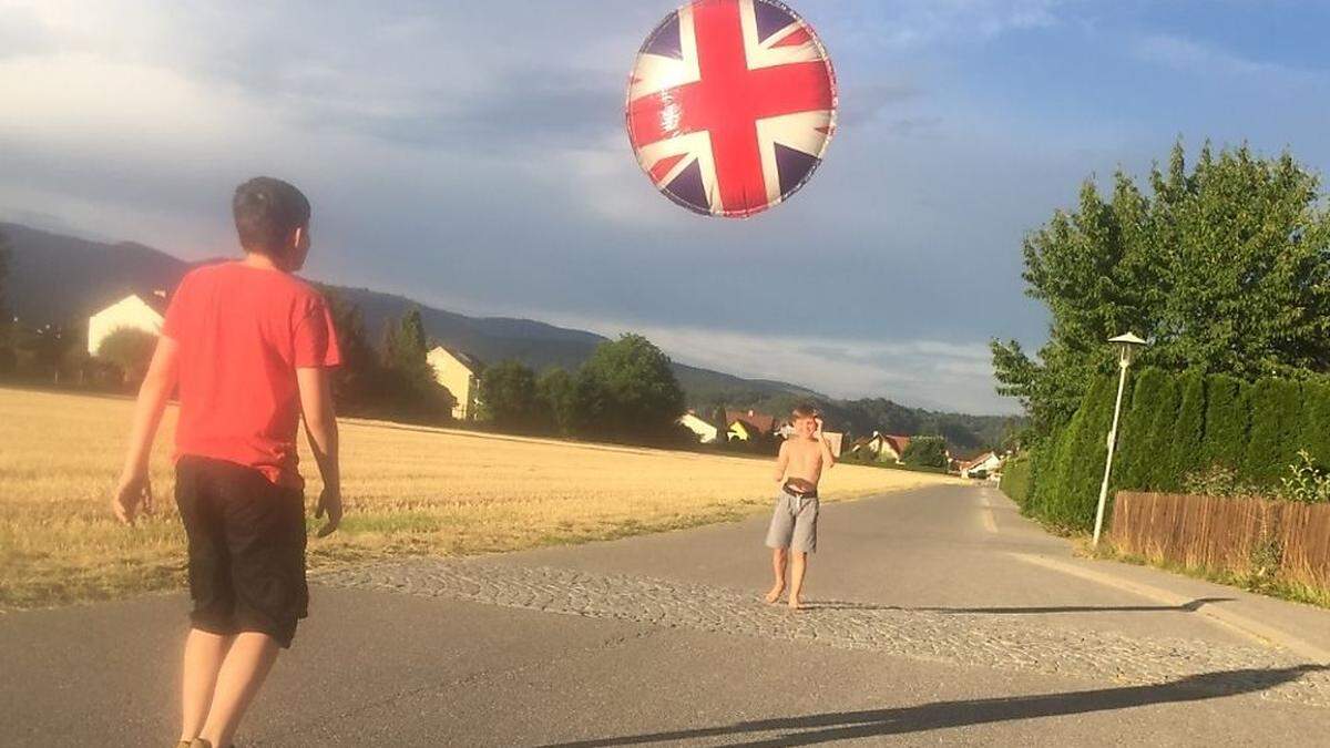 Der &quot;Air Spinner&quot; ist eine mit Luft gefüllte Frisbee-Scheibe