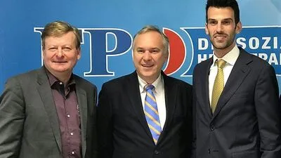 Wer setzt sich auf den FPÖ-Stuhl in der Landesregierung? Gottfried Waldhäusl bleibt lieber Klubobmann, Walter Rosenkranz könnte als Ersatzmann einspringen, Udo Landbauer bleibt -  wenn überhaupt - Stadtrat in Wiener Neustadt