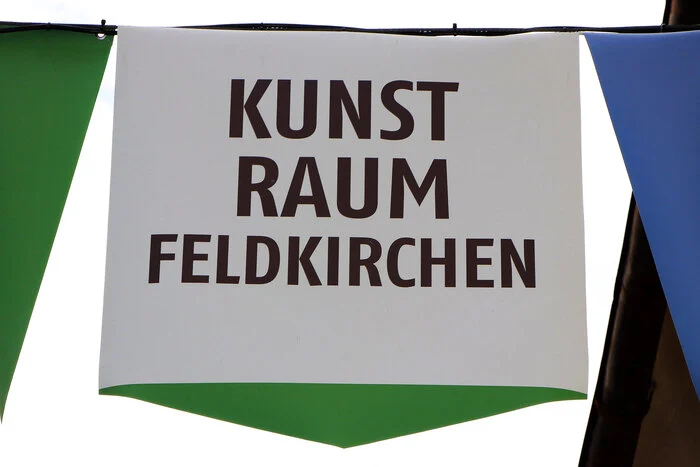 Bitte klicken Sie durch die Bilder!