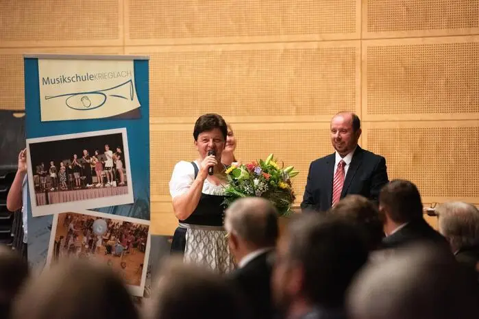 Bürgermeisterin Regina Schrittwieser lobte bei einer Rede die Musikschule