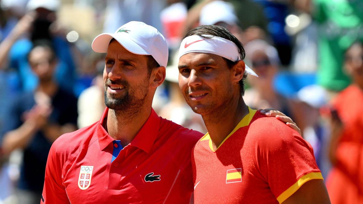 Novak Djokovic (links) besiegte Rafael Nadal in der zweiten Runde der Olympischen Spiele