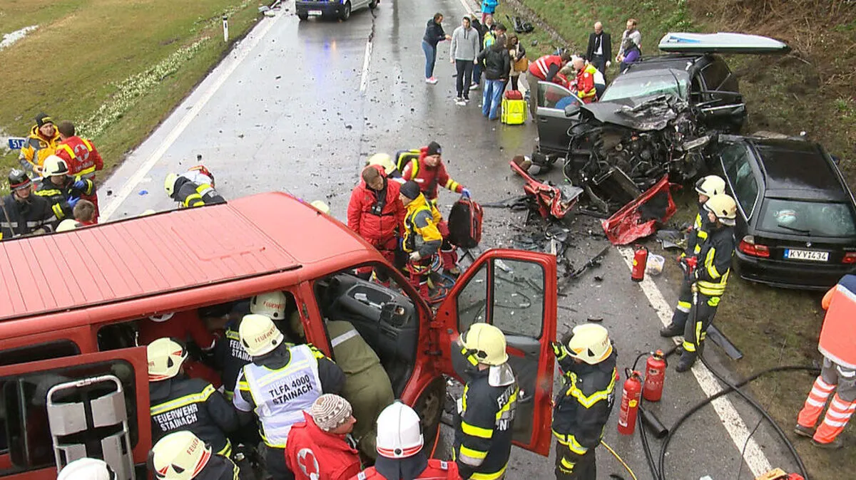 Großeinsatz für die Rettungskräfte auf der B320