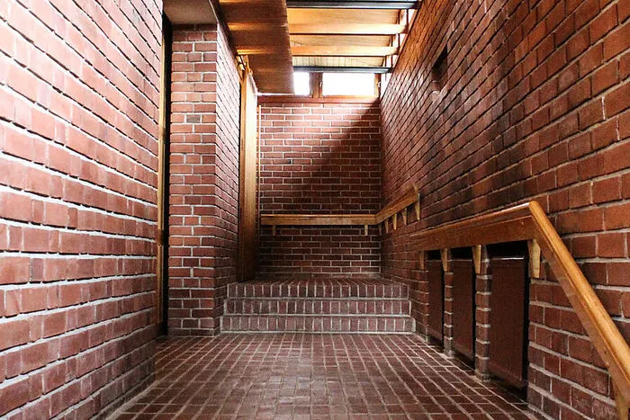 In Jyväskylä gibt es die meisten, von Alvar Aalto entworfenen Gebäude der Welt. Zu den insgesamt 29 Objekten gehören das Alvar-Aalto-Museum, die Kirche von Muurame und das Rathaus von Säynätsalo, das als eines seiner bedeutendsten Werke gilt.
