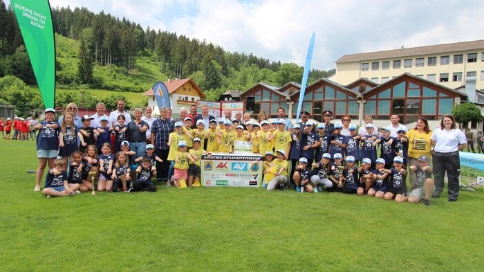 Sie holten sich die Stockerlplätze: VS Dellach/Gail (Mitte), 2. Platz VS Hermagor 4a (links), 3. Platz VS Stefan/Gail (rechts).
